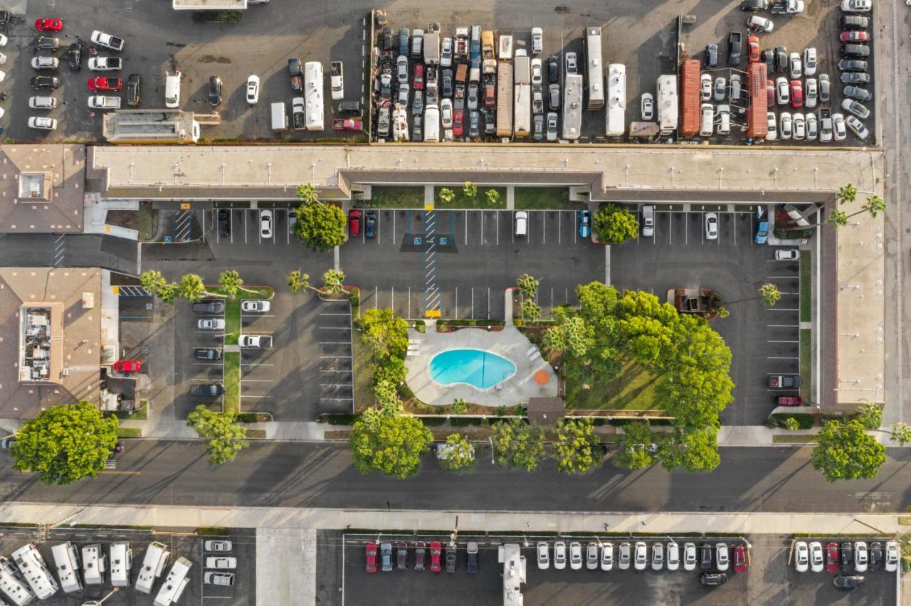 Vagabond Inn Oxnard Exterior photo